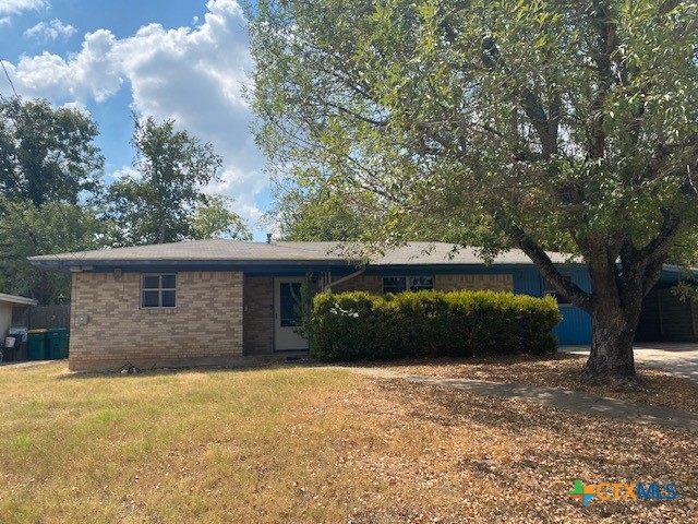 203 E 14th Avenue Property Photo 1