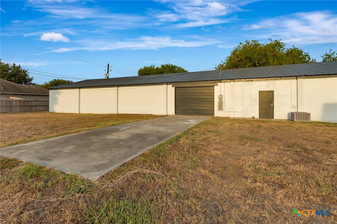 104 Cozzi Circle Property Photo 6