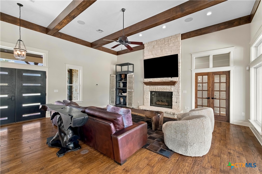 410 Iron Gate Property Photo 6