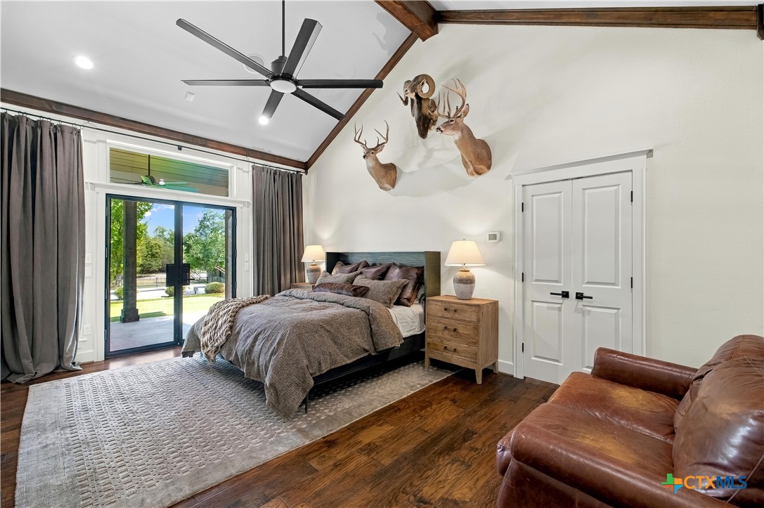 410 Iron Gate Property Photo 14
