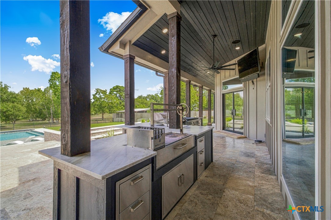 410 Iron Gate Property Photo 32