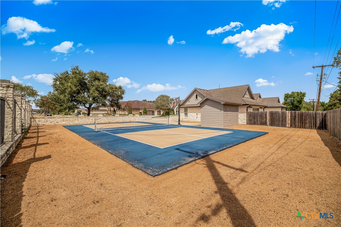 410 Iron Gate Property Photo 37