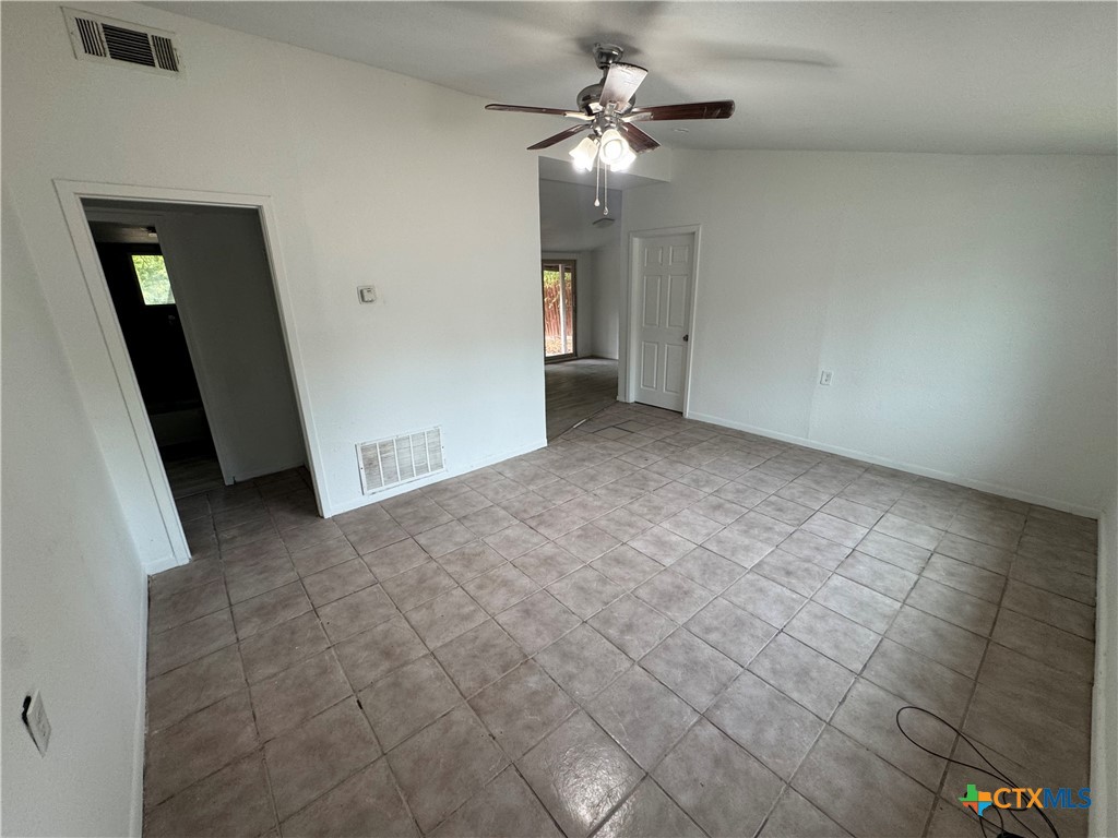 813 Evergreen Drive Property Photo 5
