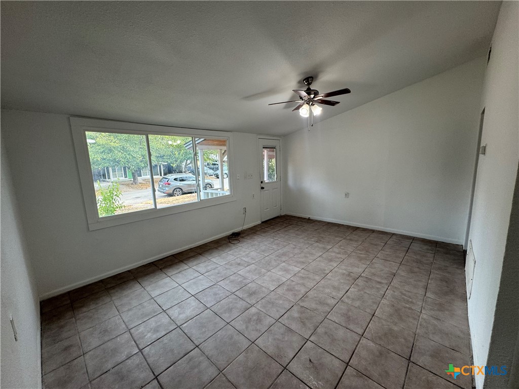 813 Evergreen Drive Property Photo 6