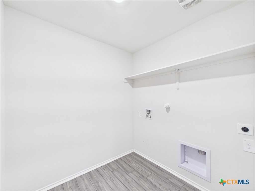 208 Ida Loop Property Photo 10