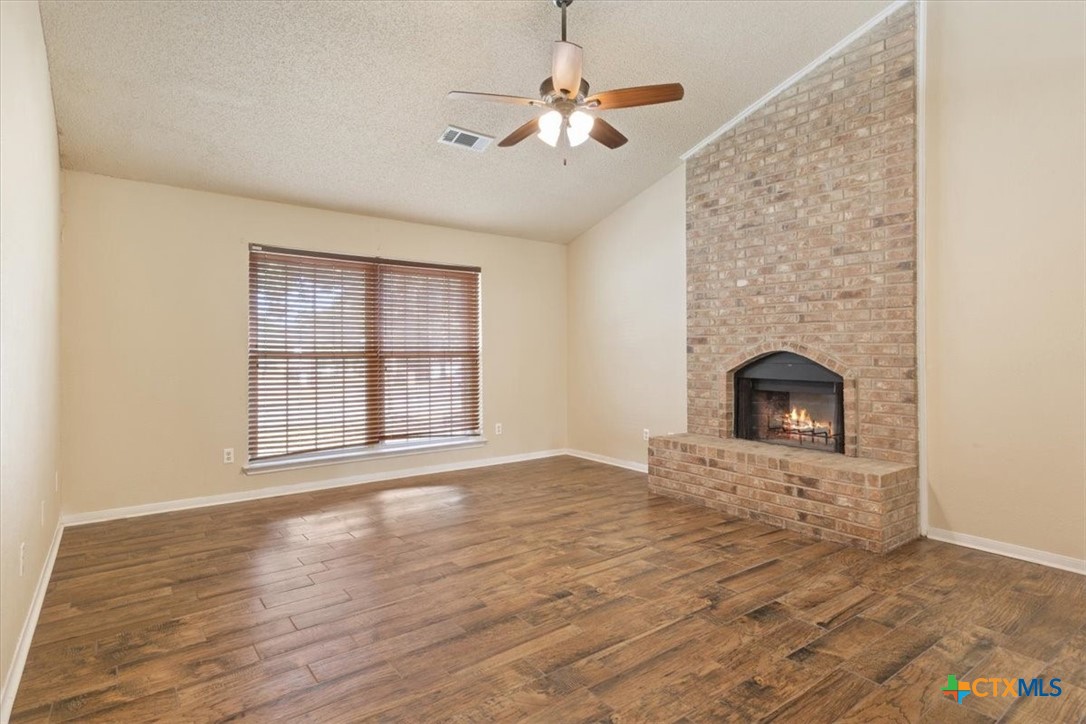 712 Brazos Drive Property Photo 4