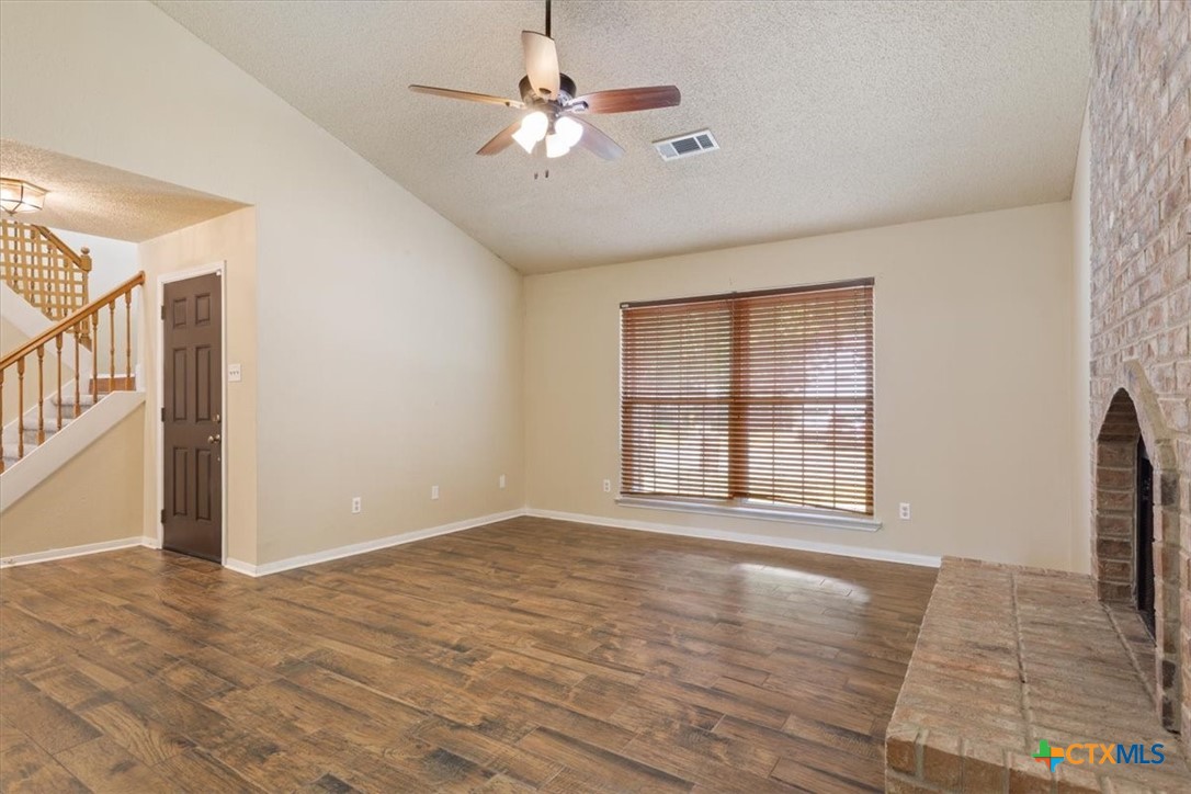 712 Brazos Drive Property Photo 5