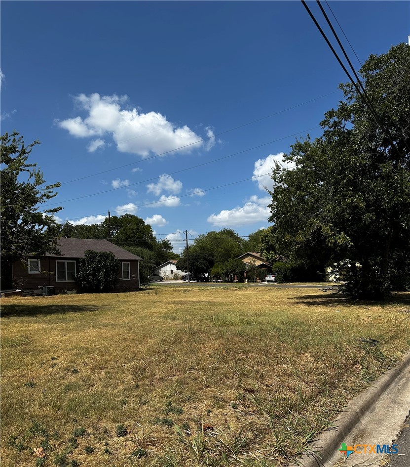 711 Henderson Street Property Photo 1