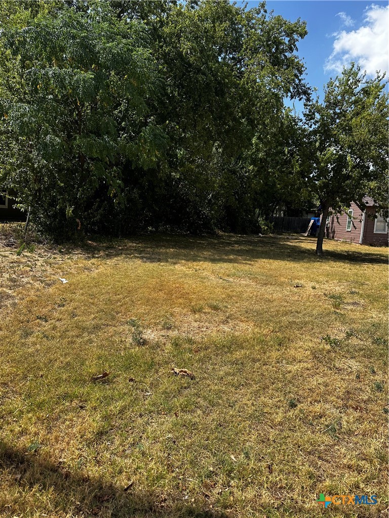 711 Henderson Street Property Photo 5