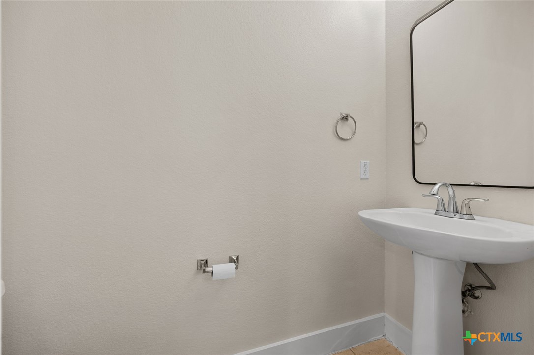13420 Lyndhurst Street 103 Property Photo 11