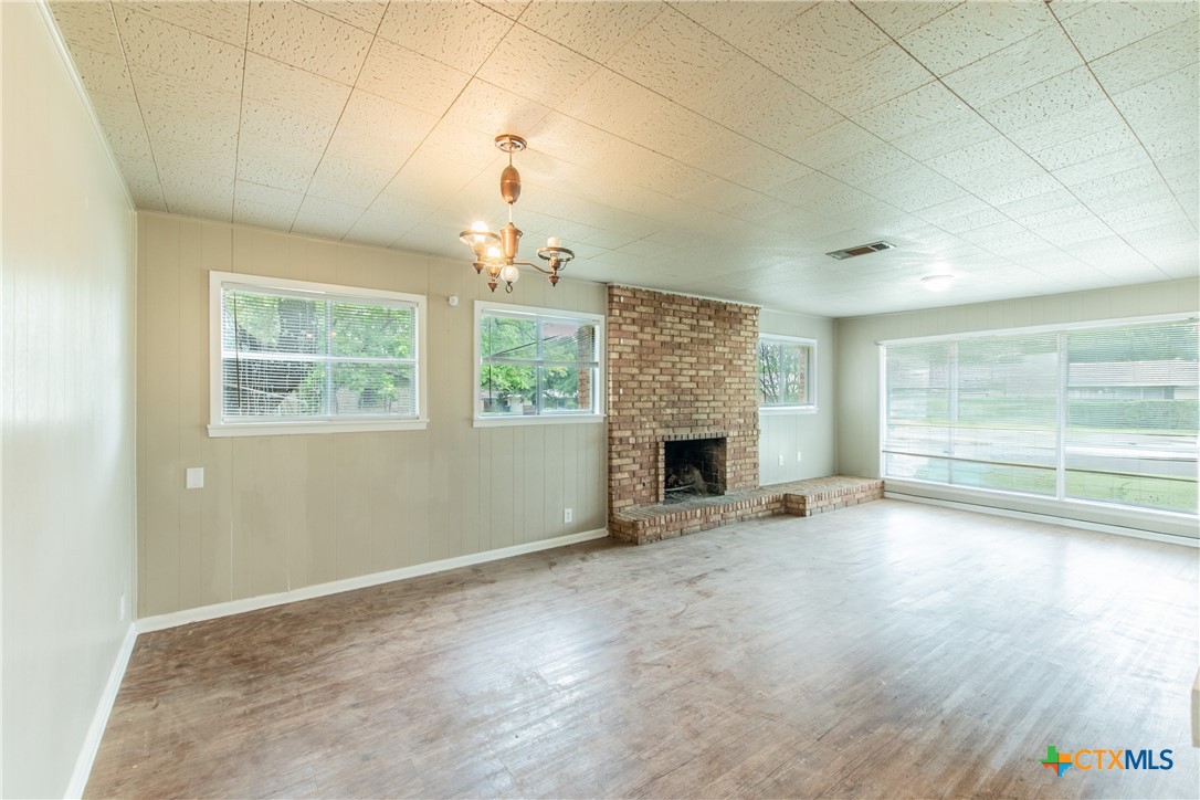 3209 Shady Hill Drive Property Photo 2