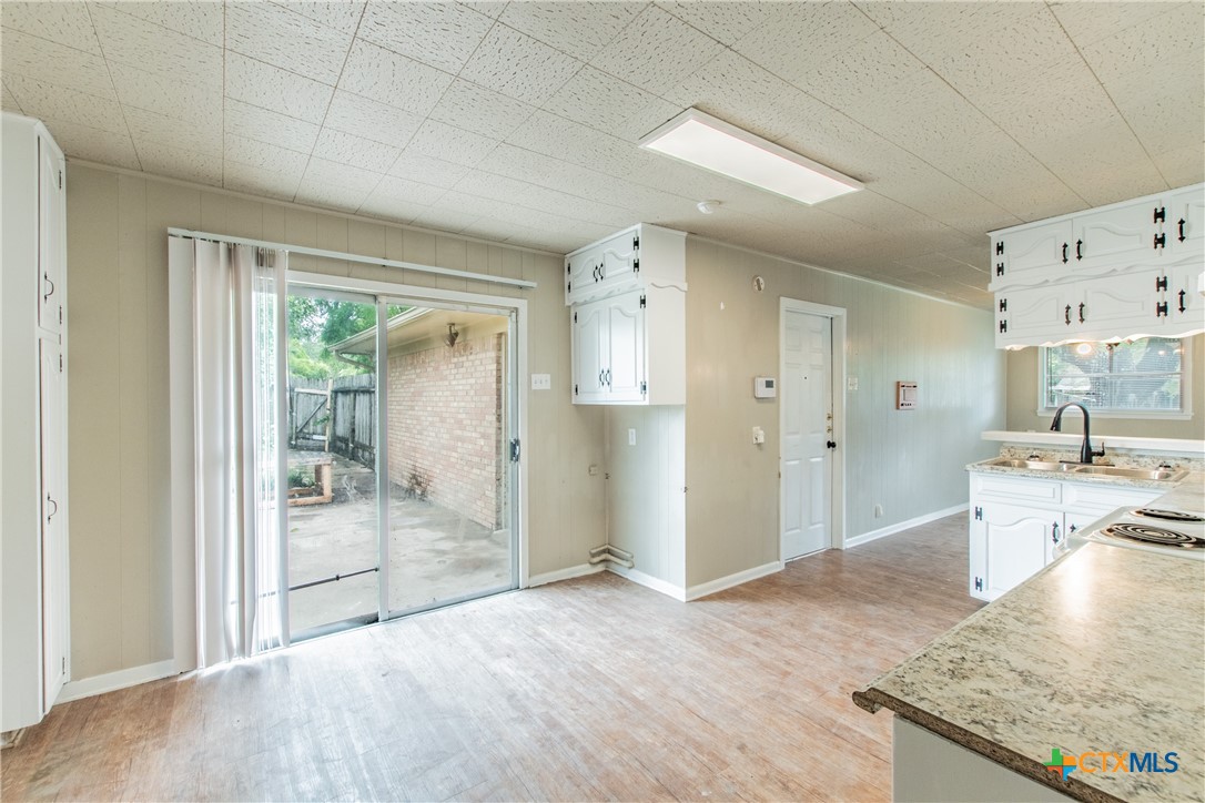 3209 Shady Hill Drive Property Photo 13