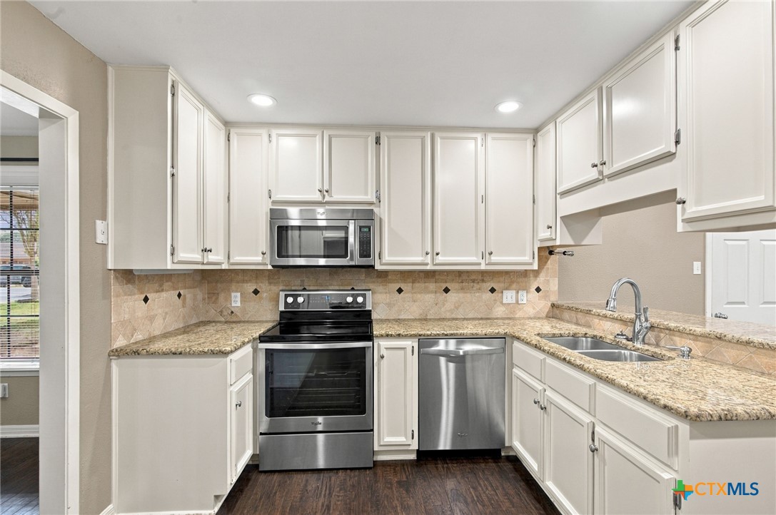 815 Briarwood Street Property Photo 10