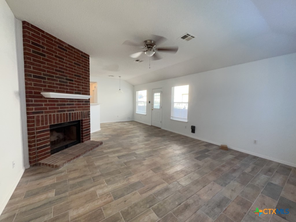 2304 Garrett Drive Property Photo 4