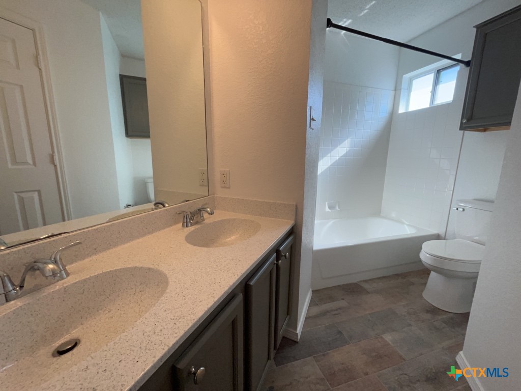 2304 Garrett Drive Property Photo 6
