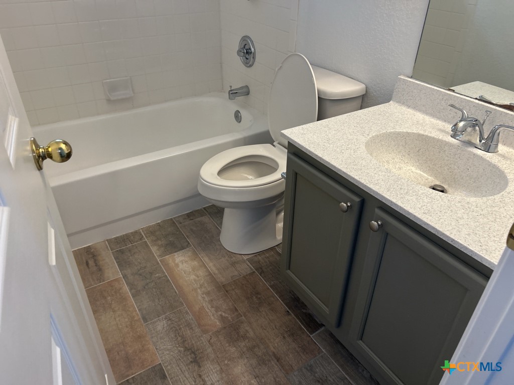 2304 Garrett Drive Property Photo 7