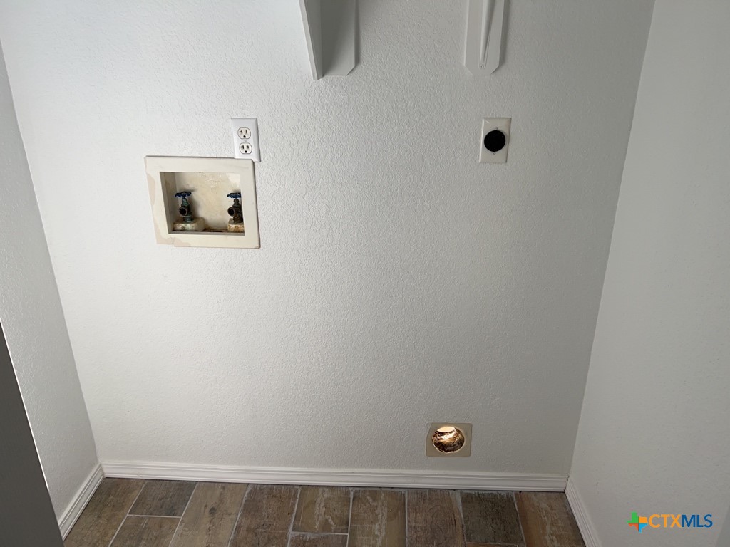 2304 Garrett Drive Property Photo 8
