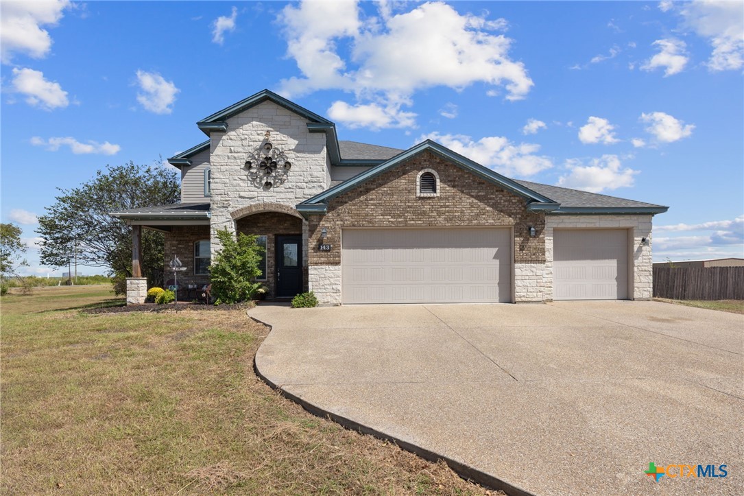 143 Callahan Loop Property Photo 1