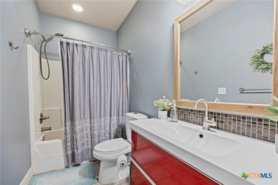 143 Callahan Loop Property Photo 37