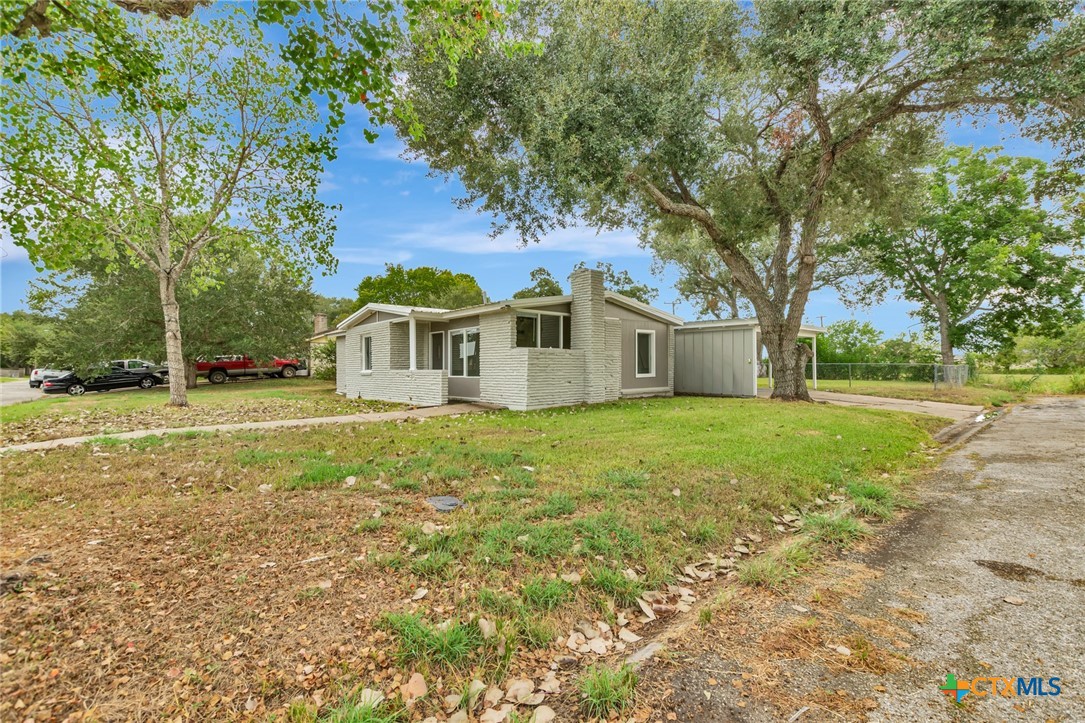 611 Sarah Street Property Photo 4
