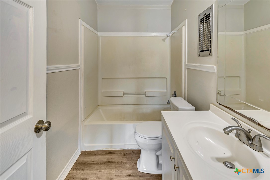 611 Sarah Street Property Photo 31