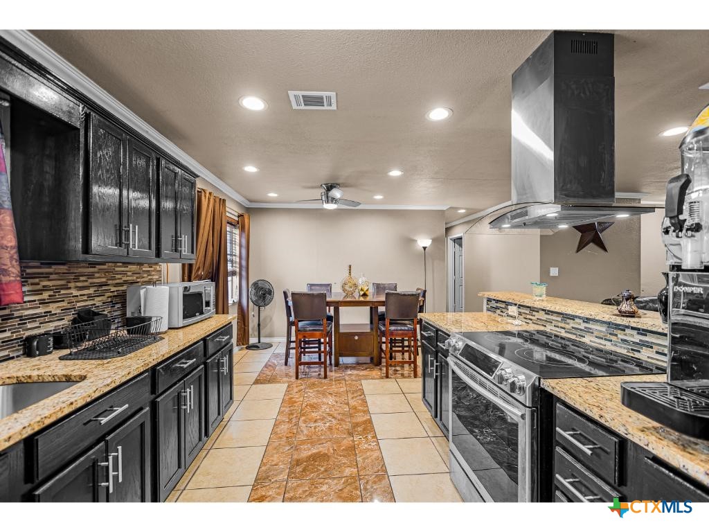 509 S Glendale Street Property Photo 7
