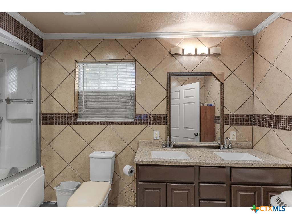 509 S Glendale Street Property Photo 11