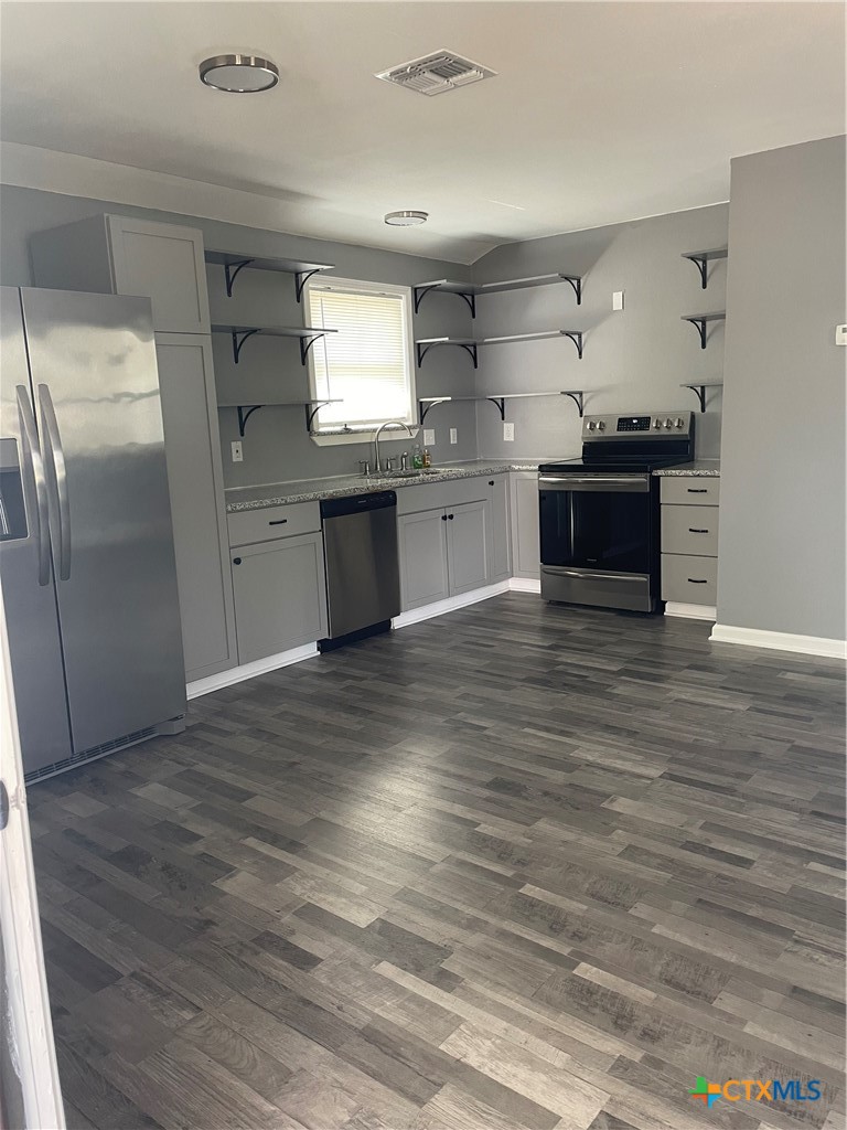 700 & 708 3rd Street Property Photo 4