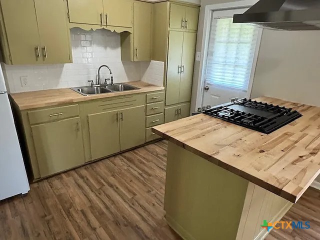 428 Aguila Street Property Photo 7
