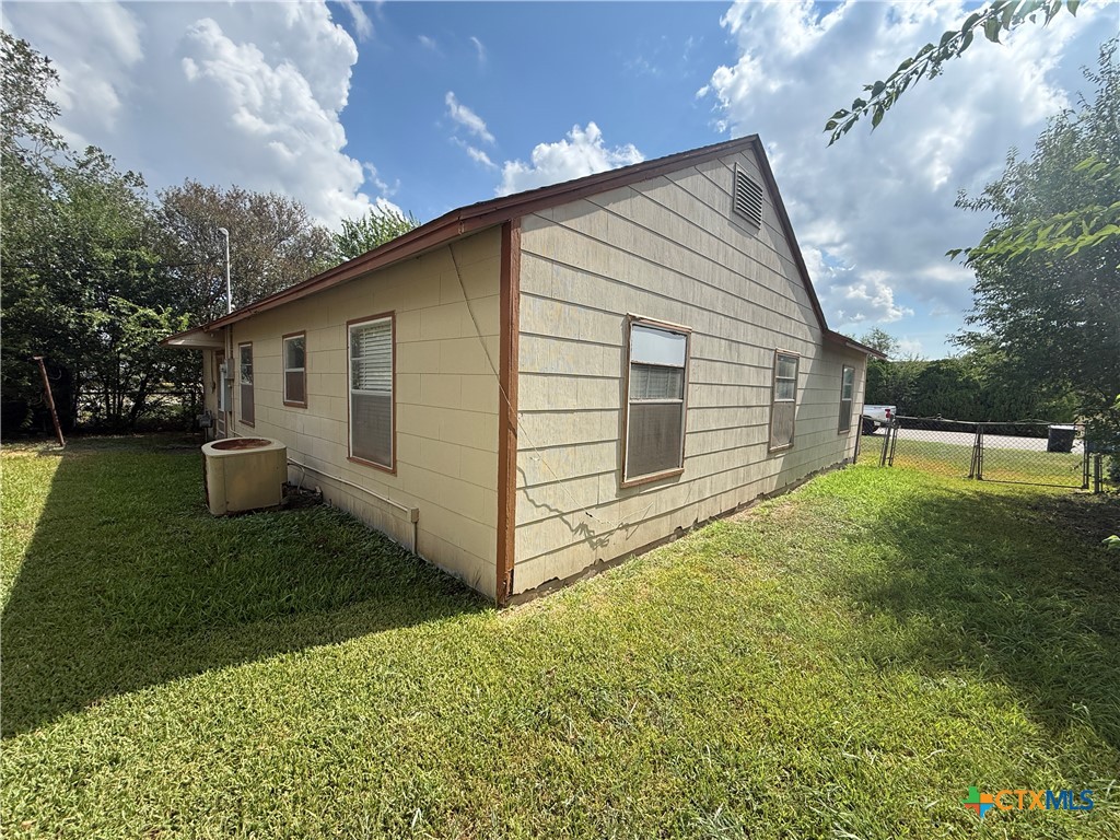 121 Lubbock Street Property Photo 3
