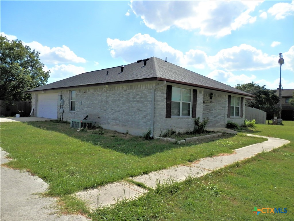 302 Renee Drive Property Photo 2