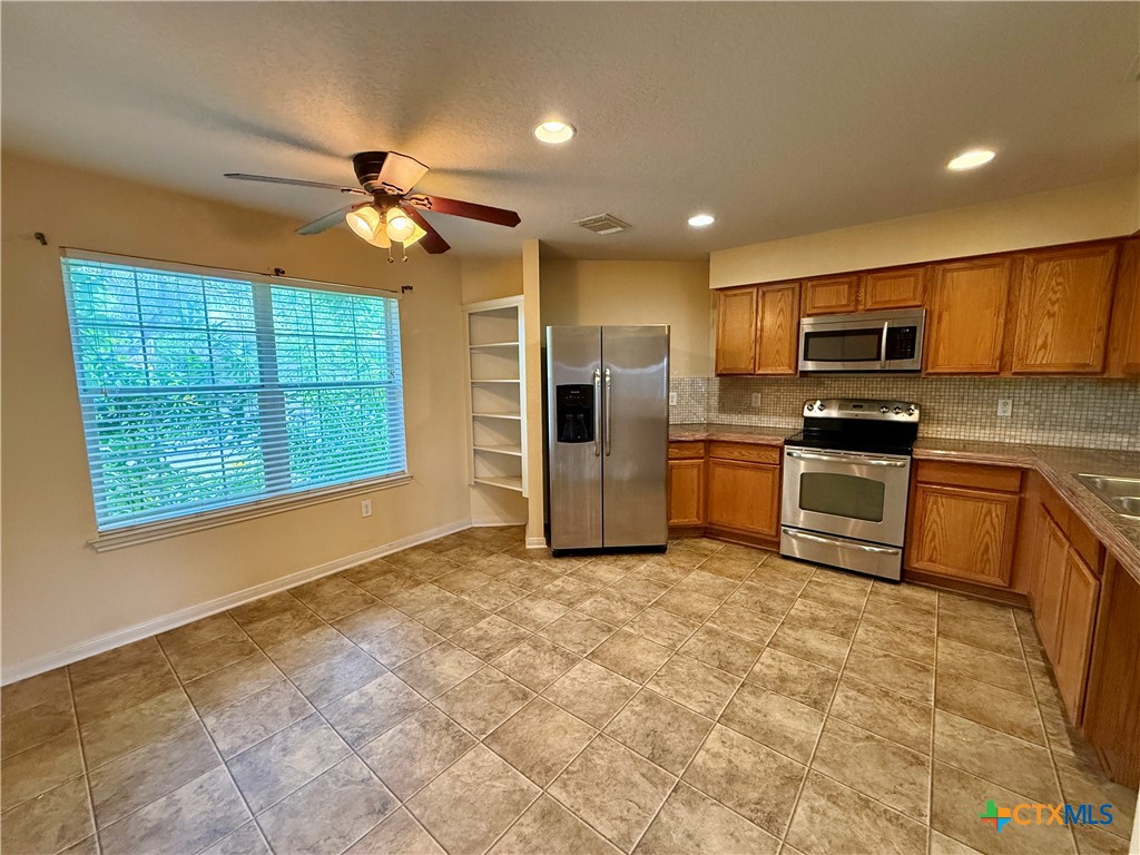 302 Renee Drive Property Photo 5