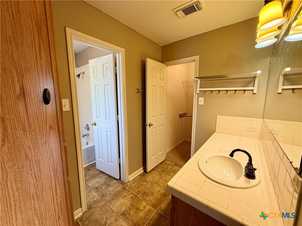 302 Renee Drive Property Photo 9