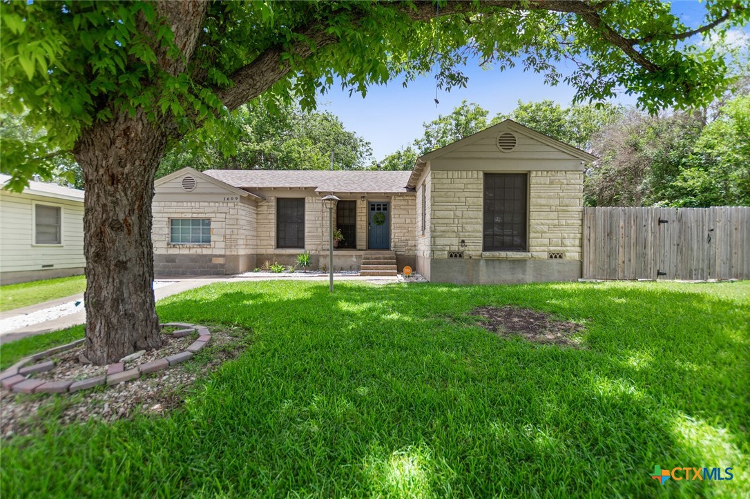 1609 S 39th Street Property Photo 1