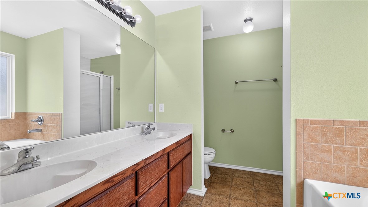 1108 Dixon Circle Property Photo 7