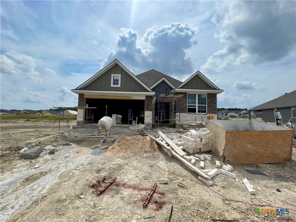 327 Pathfinder Drive Property Photo 1