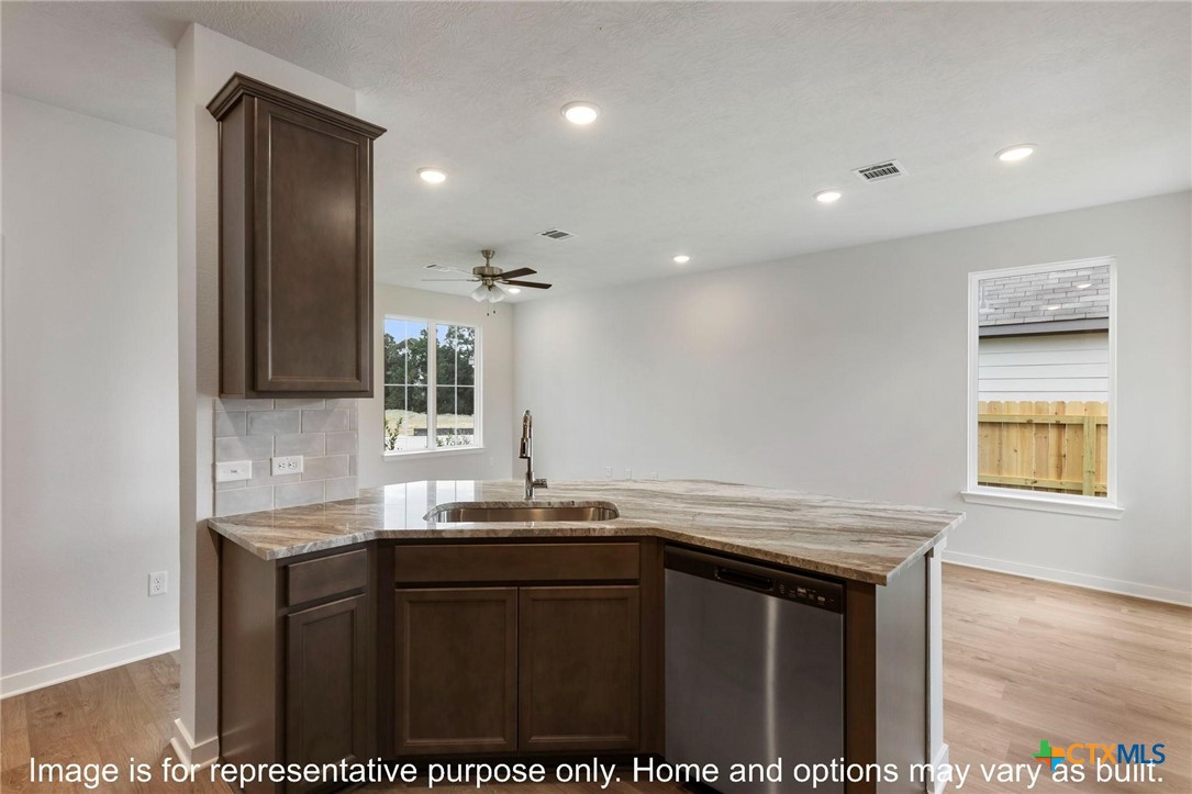 725 James Parker Circle Property Photo 8