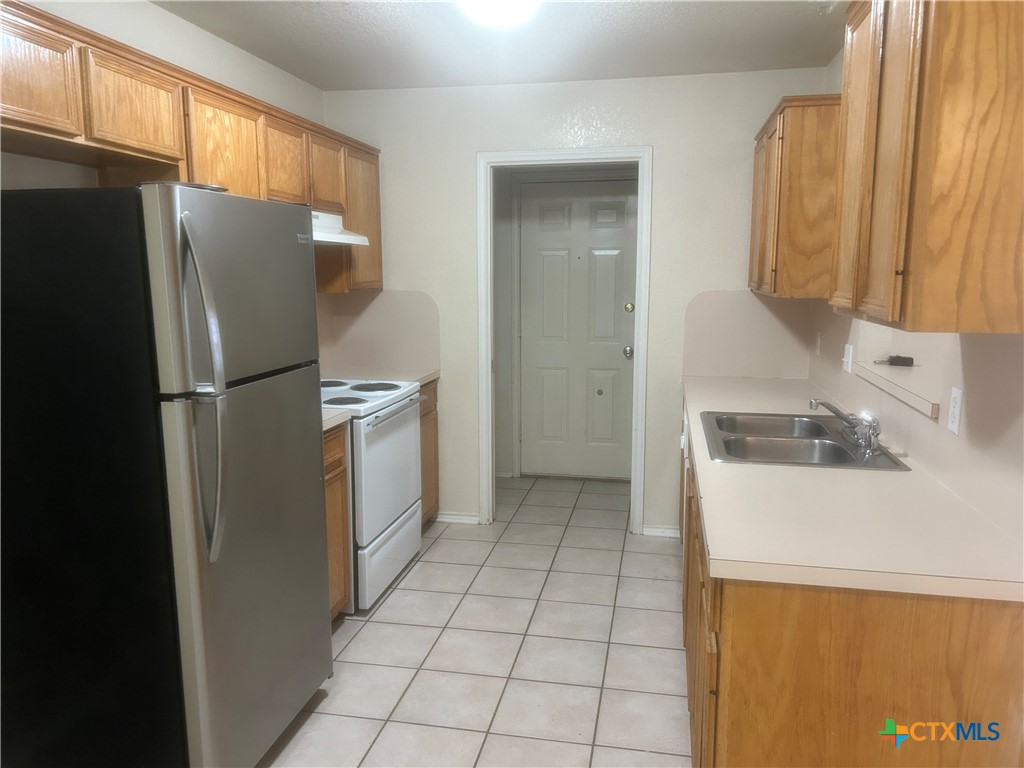 4604 Wade Drive A Property Photo 4