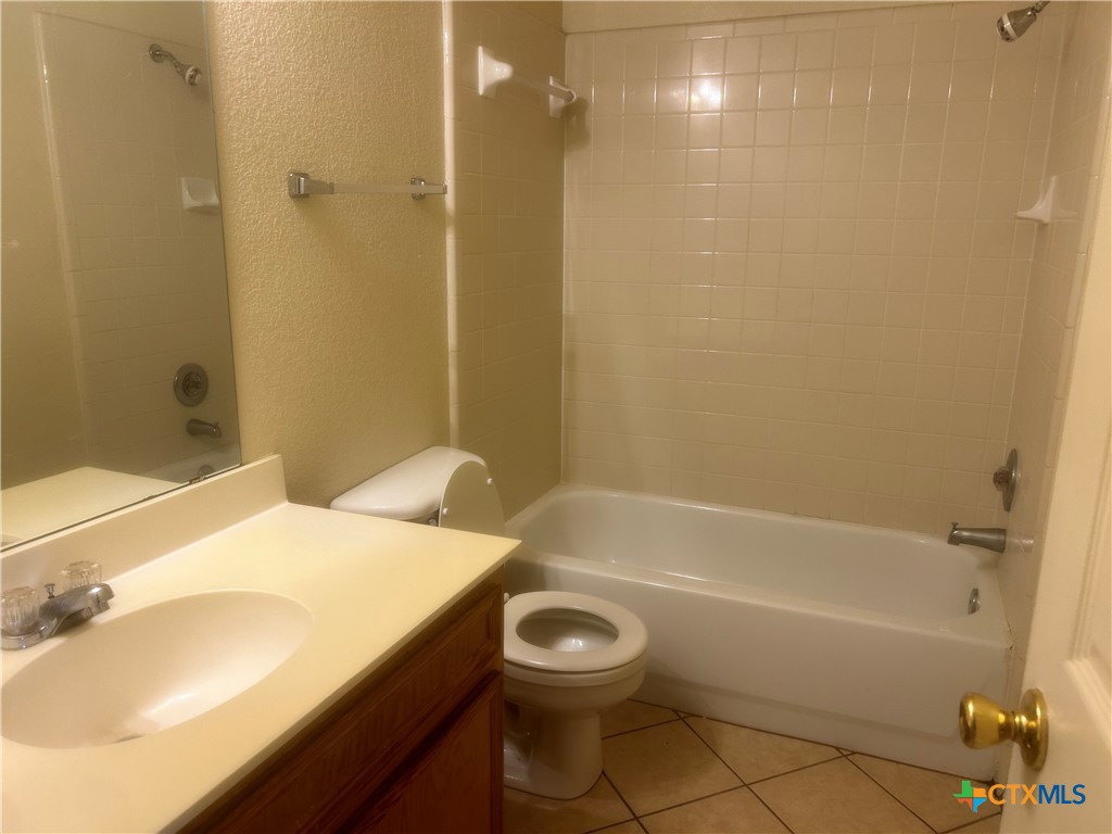 4604 Wade Drive A Property Photo 5