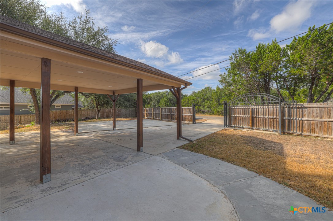 1452 Lakeview Drive Property Photo 4