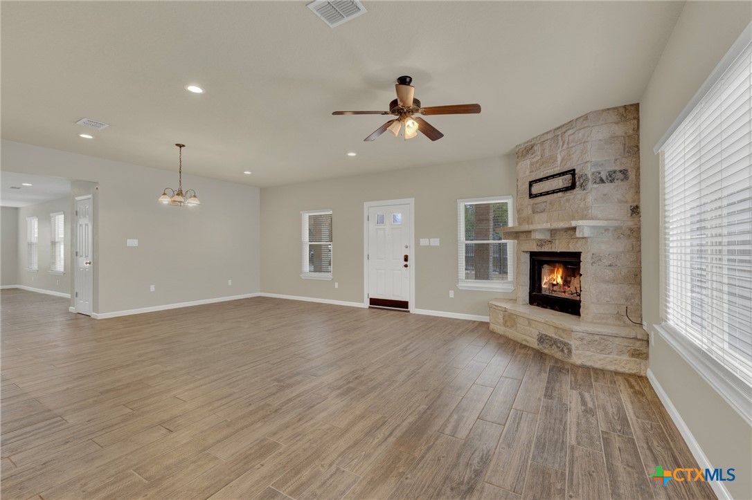 1452 Lakeview Drive Property Photo 9