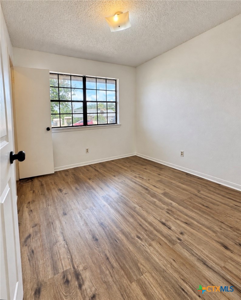904 Hackberry St Property Photo 11