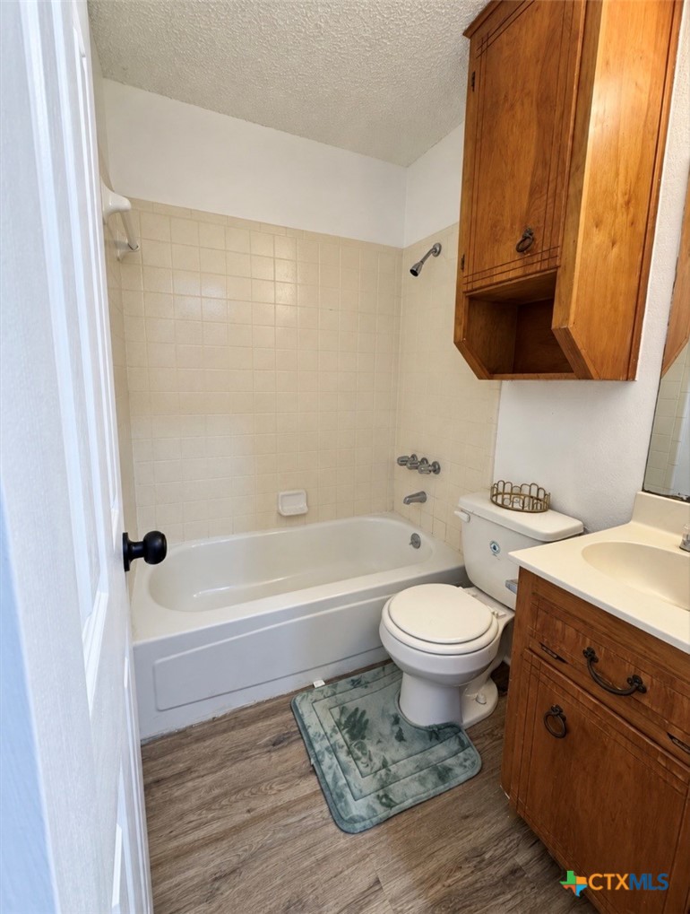 904 Hackberry St Property Photo 13