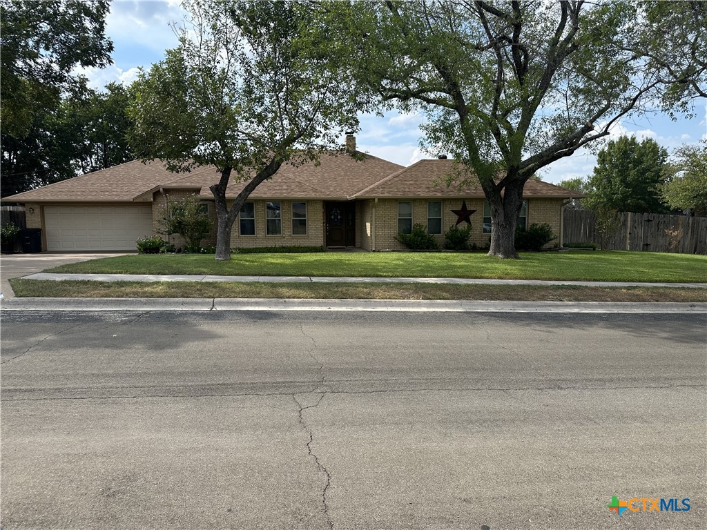 301 Cedar Crest Drive Property Photo 1