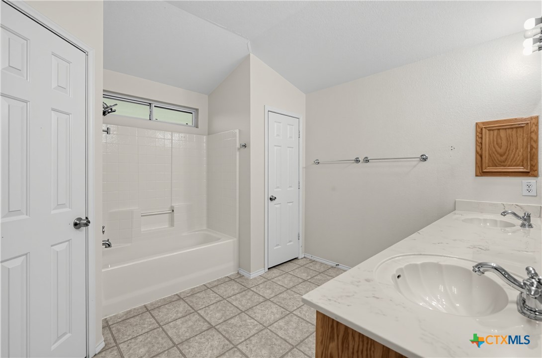 305 Buckskin Trail Property Photo 23