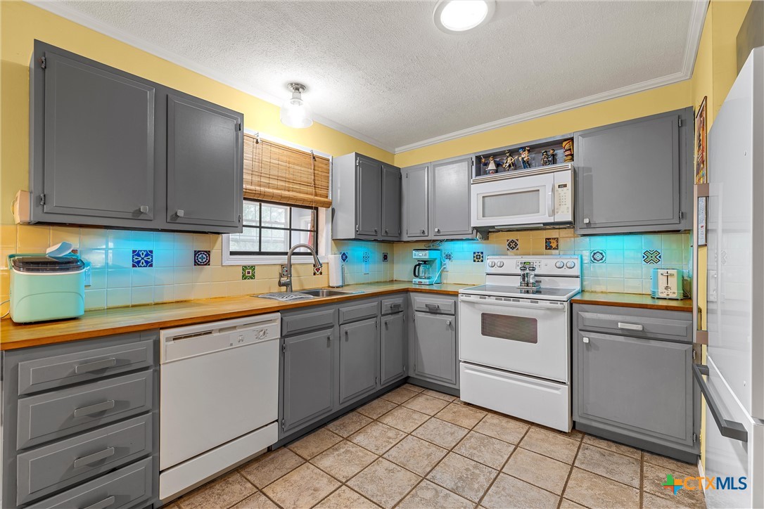 31 Retama Drive Property Photo 10