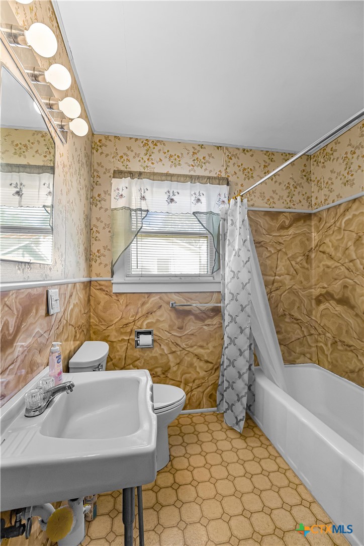408 Davidson Street Property Photo 26