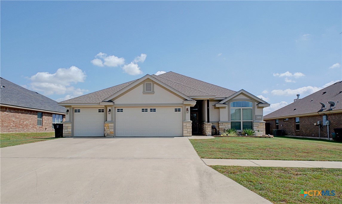 7702 Zircon Drive Property Photo 2