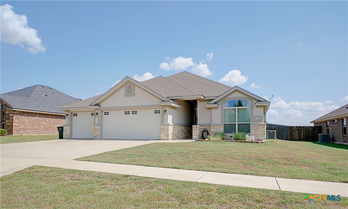 7702 Zircon Drive Property Photo 3