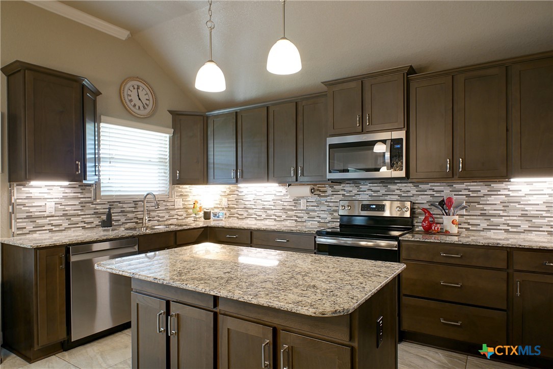 7702 Zircon Drive Property Photo 10